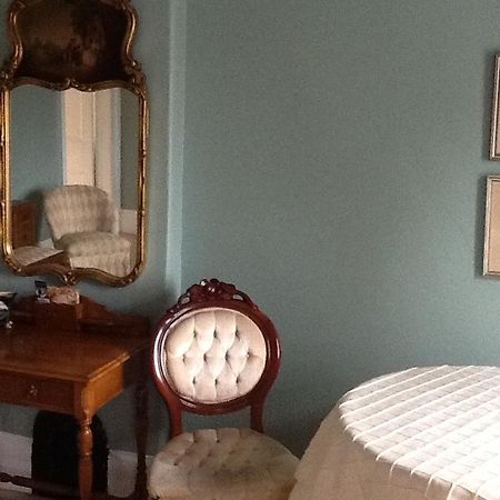 MacKechnie House Bed and Breakfast Cobourg Zewnętrze zdjęcie